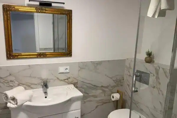 Doppelzimmer mit Badewanne in Schloss Krugsdorf bei Pasewalk