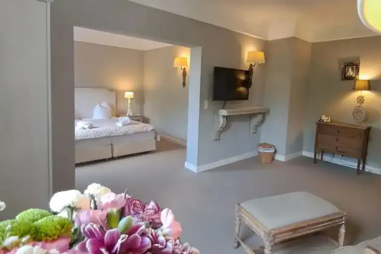 Als Hotel für Familienfeiern am Rande der Uckermark bietet Schloss Krugsdorf bei Pasewalk 50 stilvolle und gemütliche Zimmer.