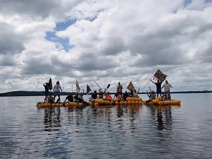 Flossbau als Teamevent in der Uckermark